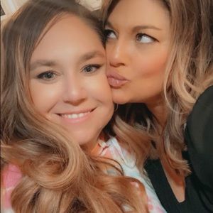 Meet your Posher, Angela